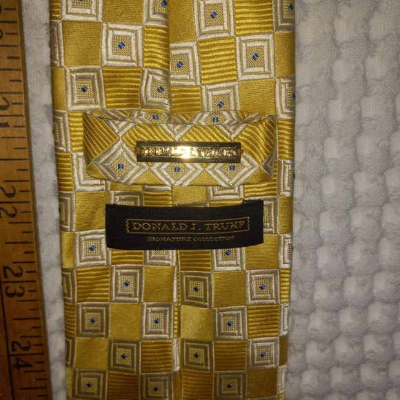 Donald J. Trump Other - Donald J Trump Signature Collection Yellow Gold Geometric Silk Necktie Tie